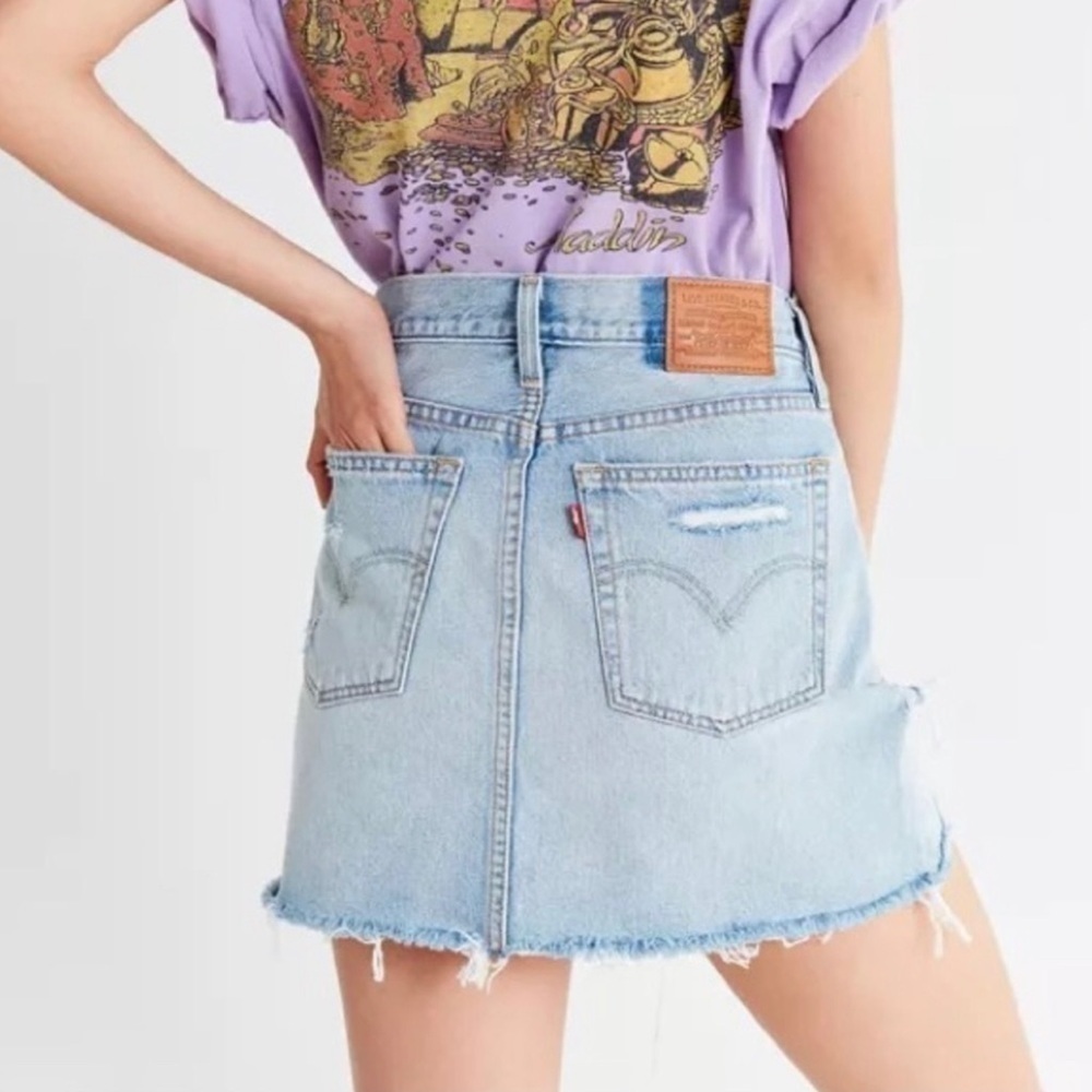 Levi’s Deconstructed Distressed Denim Mini Skirt Size 25